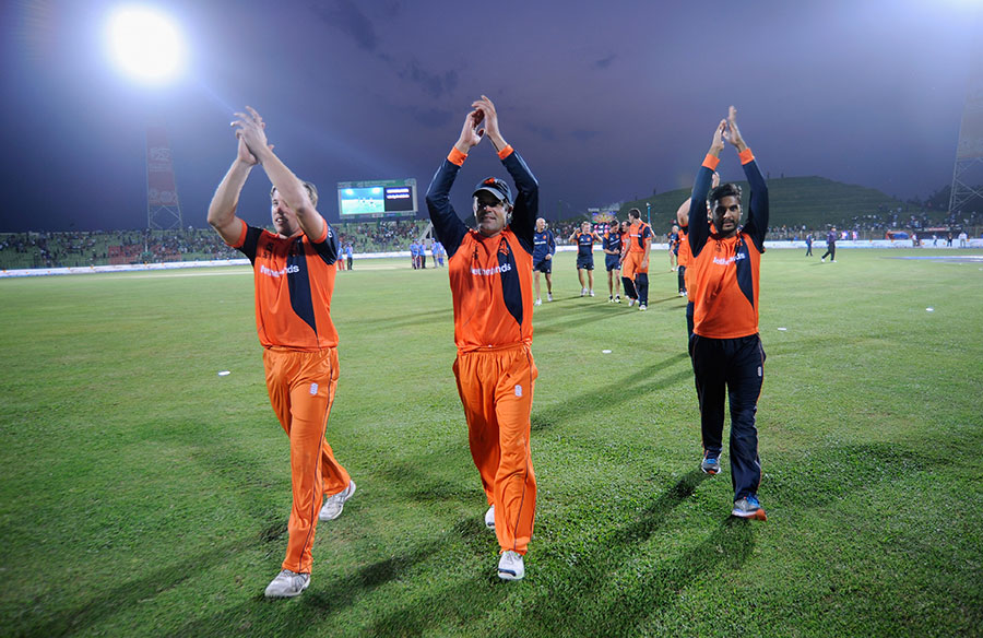 Netherlands Player Acknowledge The Crowd After There Six Wicket Win
